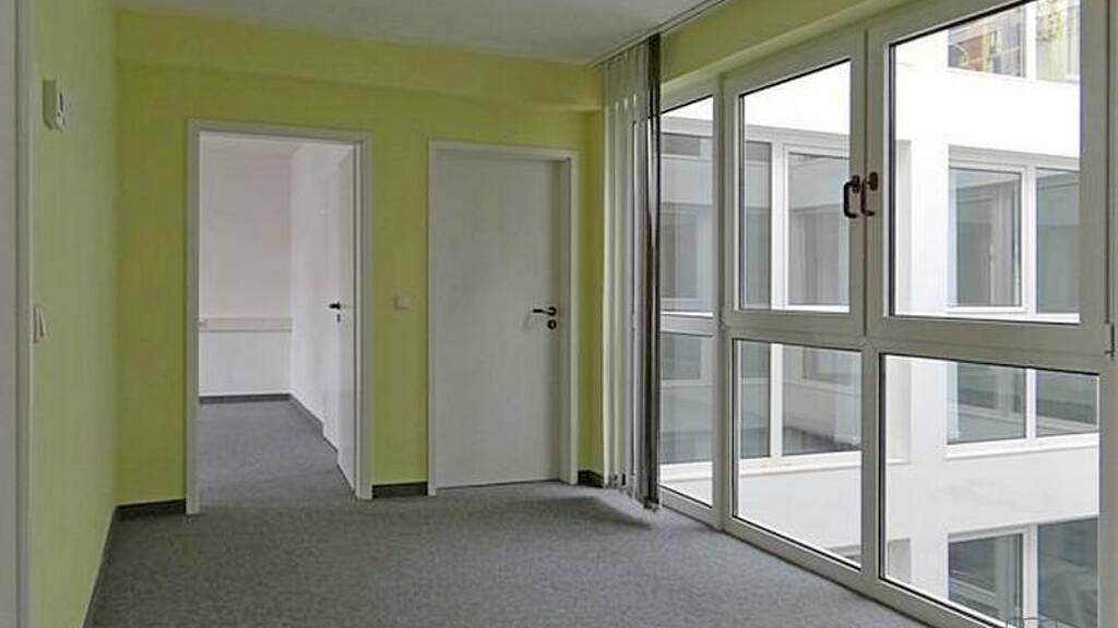 Büro zur Miete 535 € 4 Zimmer Meiningen 98617