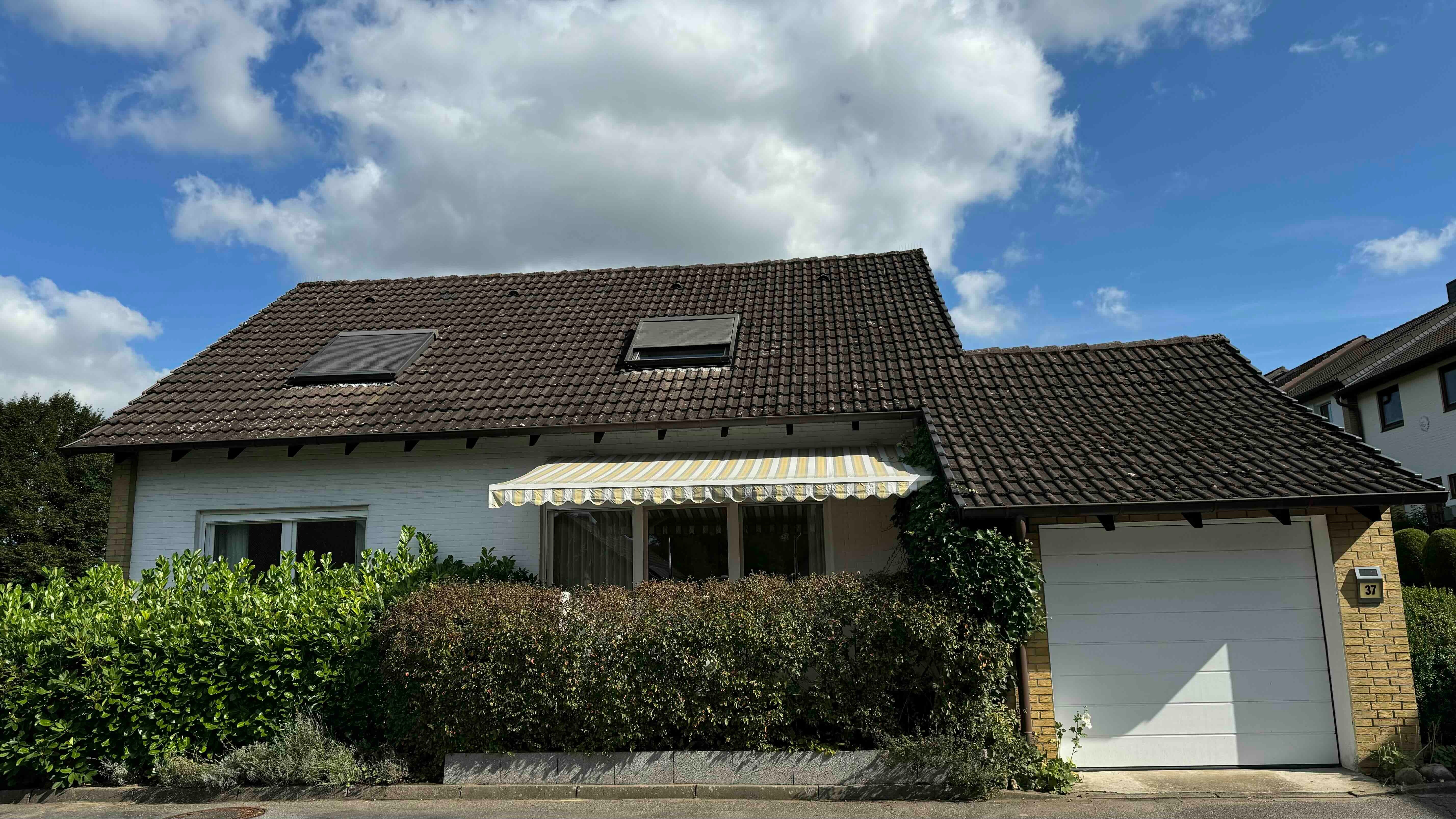 Einfamilienhaus zum Kauf 298.000 € 7 Zimmer 209 m²<br/>Wohnfläche 476 m²<br/>Grundstück ab sofort<br/>Verfügbarkeit Dannewerkschule Schleswig 24837