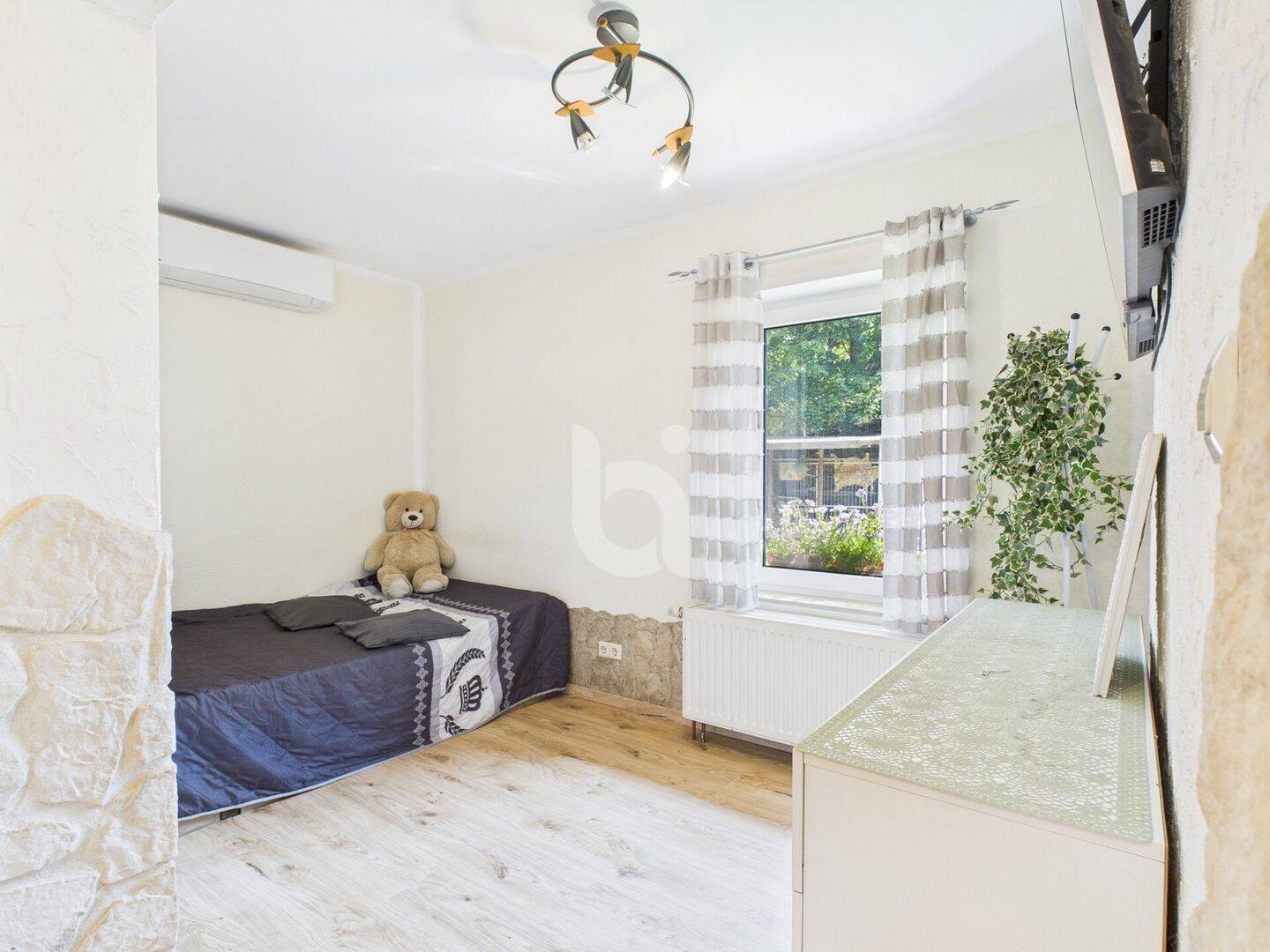 Property thumbnail 13