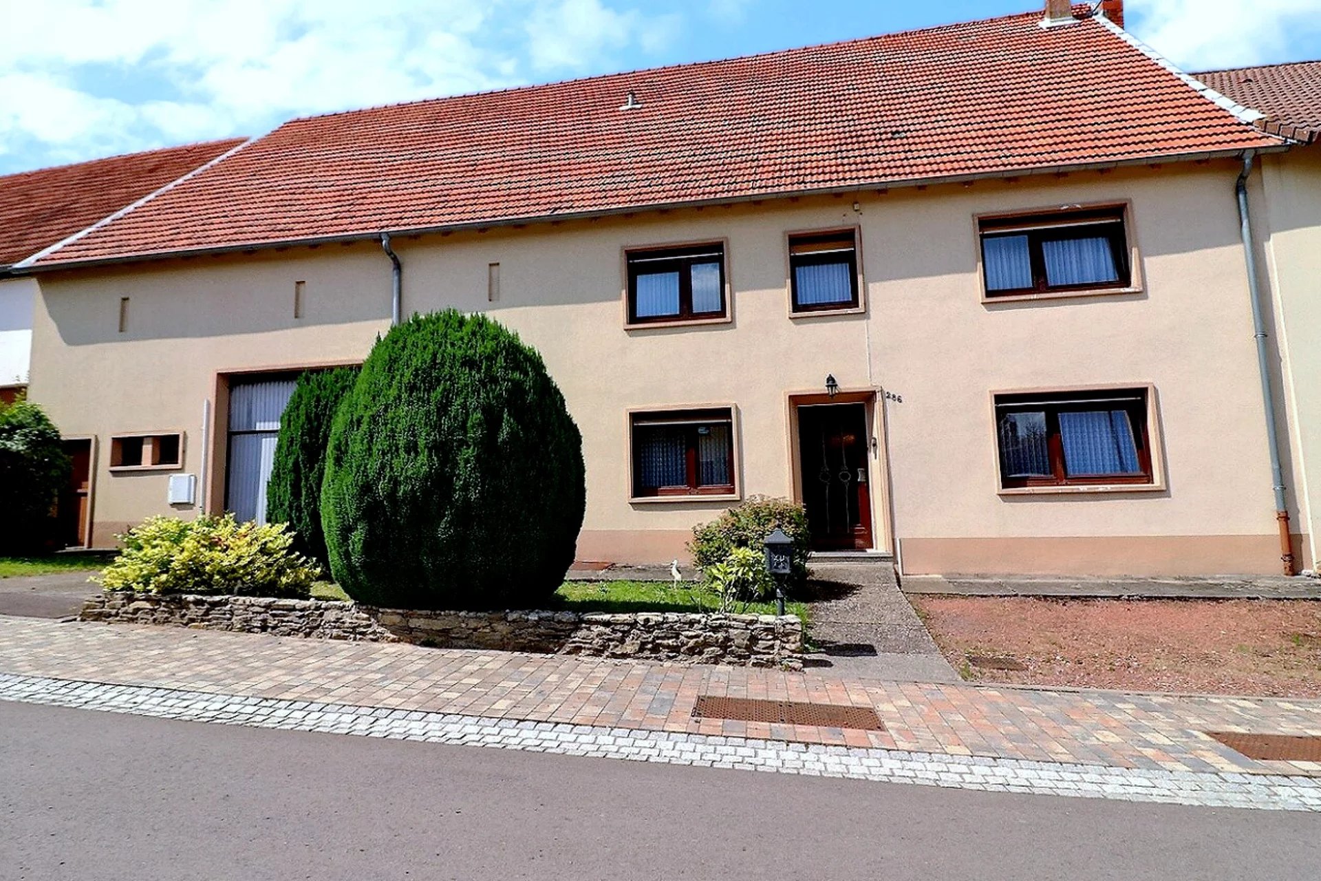 Einfamilienhaus zum Kauf provisionsfrei 145.000 € 9 Zimmer 234 m²<br/>Wohnfläche 2.917 m²<br/>Grundstück Cappel 57450