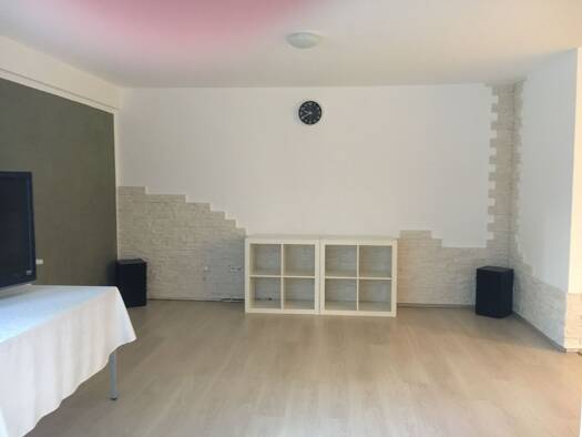 Wohnung zur Miete 700 € 2 Zimmer 86 m² Geschoss 1/2 frei ab 01.09.2026 Zell a. Main 97299
