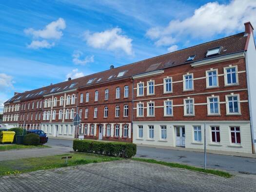 Mehrfamilienhaus zum Kauf provisionsfrei als Kapitalanlage geeignet 2.695.000 € 1.270 m² 2.232 m² Grundstück Tönning 25832