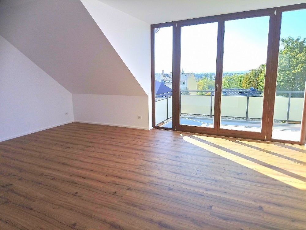 Wohnung zur Miete 650 € 3 Zimmer 85,3 m²<br/>Wohnfläche 3.<br/>Geschoss Klarastraße 13a Hilbersdorf 150 Chemnitz 09131