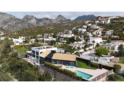 Chalet zum Kauf 1.200.000 € 6 Zimmer 2.403 m² Grundstück Urb Montepino 58 58-59 Gandia 46728