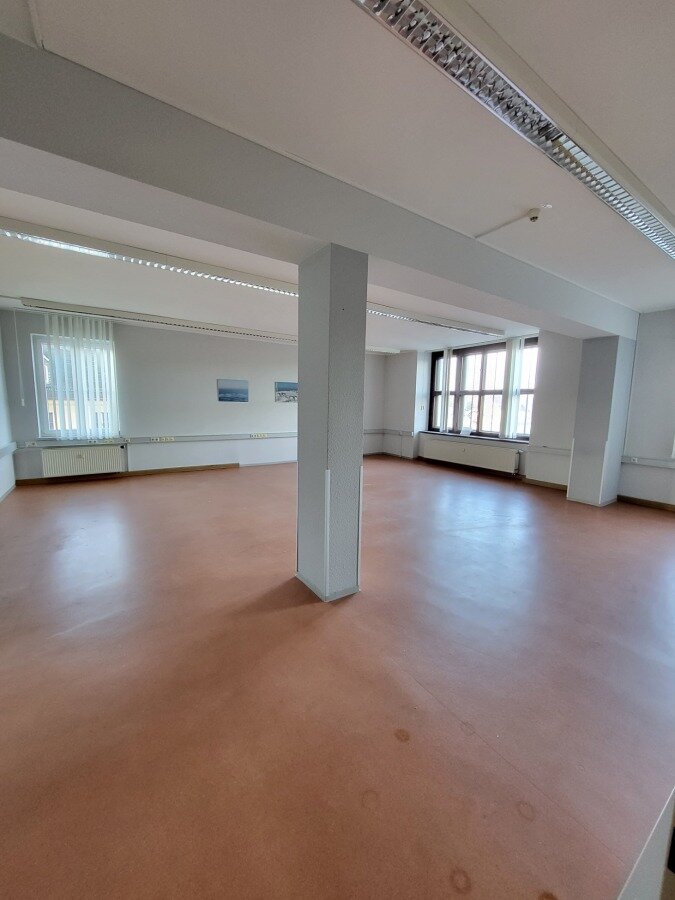 Bürofläche zur Miete provisionsfrei 4,25 € 189 m²<br/>Bürofläche Saalfeld Saalfeld 07318