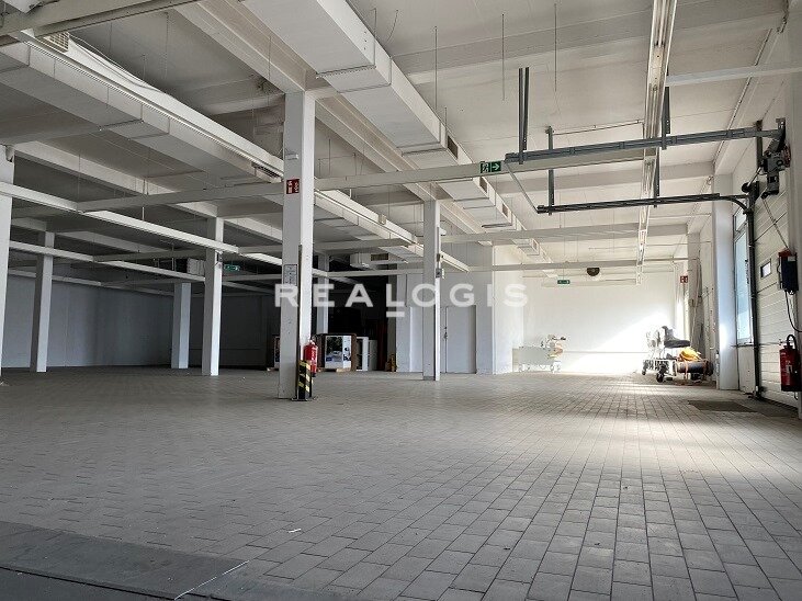 Halle/Industriefläche zur Miete 950 m²<br/>Lagerfläche ab 400 m²<br/>Teilbarkeit Trudering - Riem München 81829