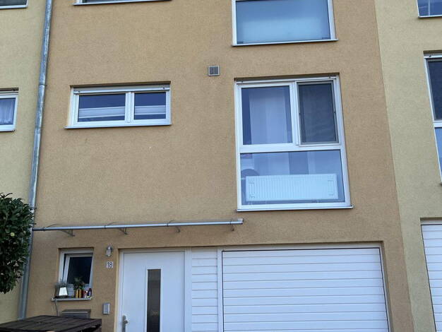 Reihenmittelhaus zur Miete 1.800 € 4 Zimmer 105 m² 166 m² Grundstück frei ab 01.01.2026 Asperg 71679
