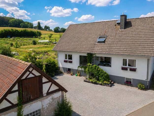 Sonstiges zum Kauf als Kapitalanlage geeignet 380.000 € 8 Zimmer 199,2 m² 1.963 m² Grundstück Völzberg Birstein 63633