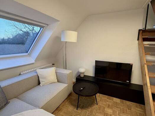 WG-Zimmer zur Miete auf Zeit 550 € 15 m² 2. Geschoss frei ab sofort Erlangen-Ost Erlangen 91054