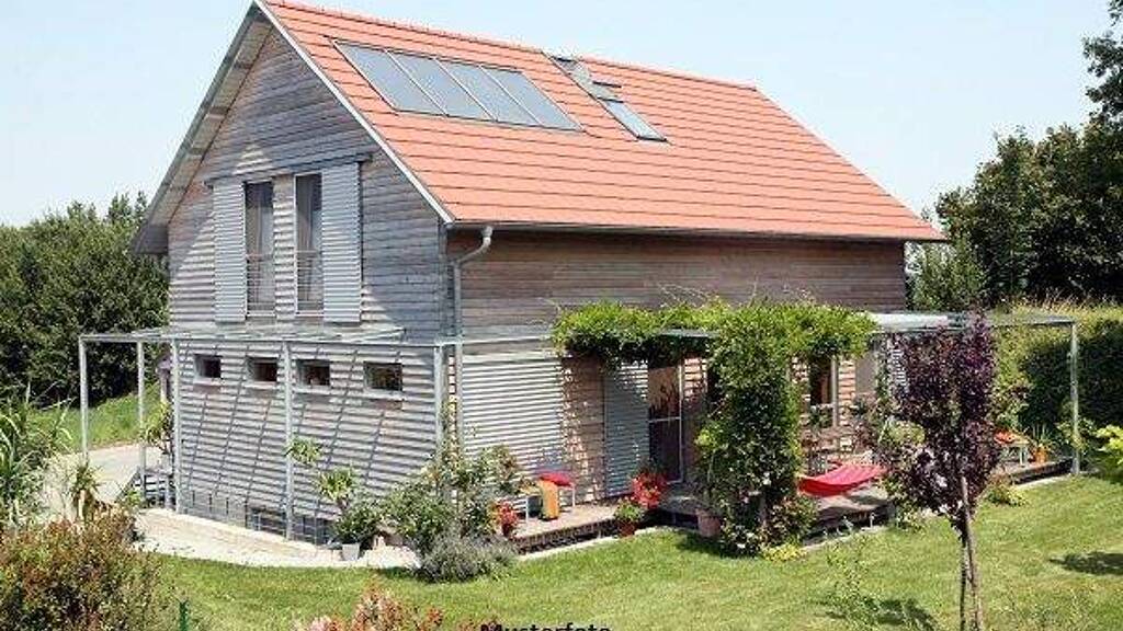 Haus zum Kauf 50.000 € 3 Zimmer 121 m² 954 m² Grundstück Knautkleeberg-Knauthain Leipzig 04249