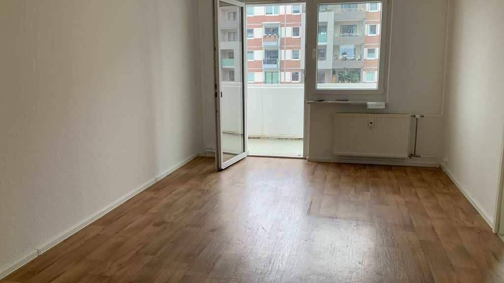 Wohnung zur Miete 467 € 3 Zimmer 69,3 m² 6. Geschoss frei ab 15.04.2026 Ludwigsburger Str. 22 Grünau-Mitte Leipzig 04209