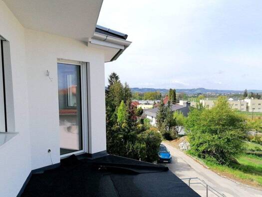 Haus zur Miete 3.578 € 584 m² Grundstück Straßham 4072