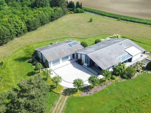 Villa zum Kauf 6 Zimmer 289 m² 21.780 m² Grundstück frei ab 01.01.2027 Voigtei Steyerberg 31595