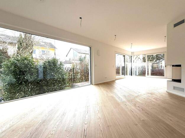 Einfamilienhaus zum Kauf - Erstbezug provisionsfrei 1.590.000 € 5 Zimmer 180,7 m² 375 m² Grundstück frei ab 01.02.2026 Ascherbachweg 9b Dachau 85221