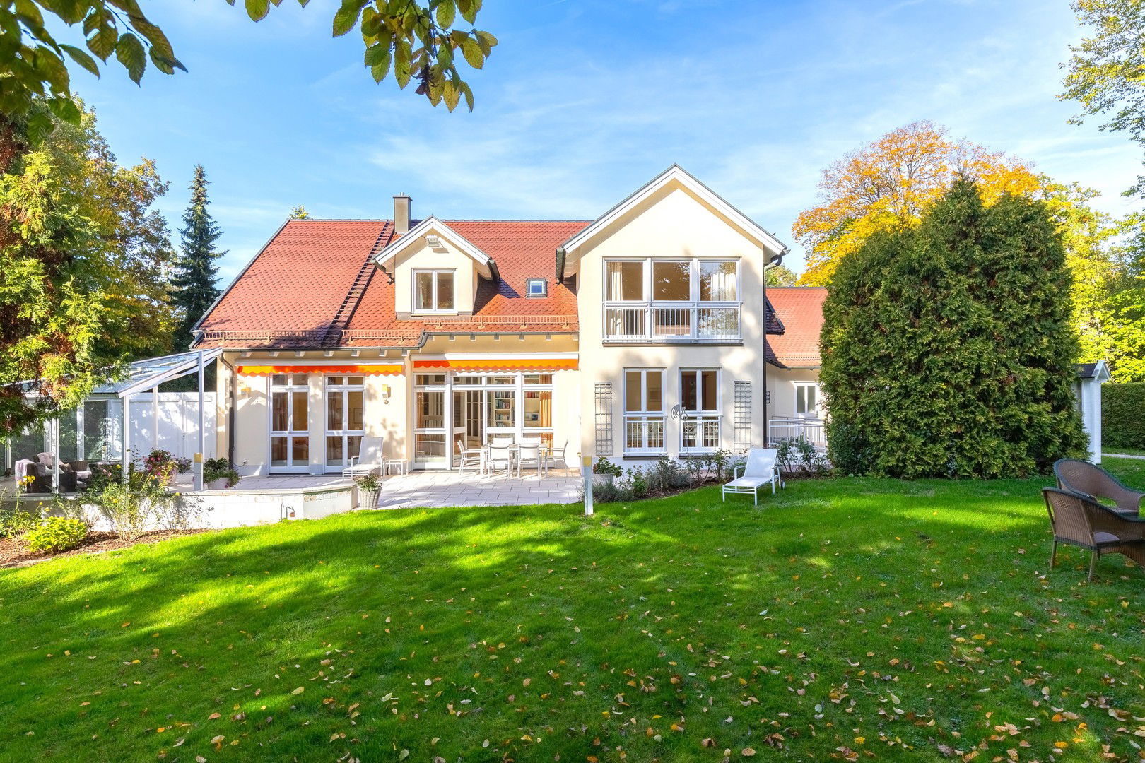 Villa zum Kauf provisionsfrei 1.650.000 € 9 Zimmer 280 m²<br/>Wohnfläche 3.524 m²<br/>Grundstück Donauwörth Donauwörth 86609