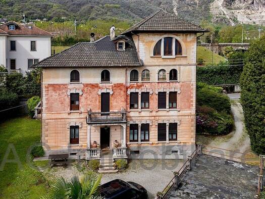 Villa zum Kauf 1.100.000 € 8 Zimmer 420 m² 1.200 m² Grundstück frei ab sofort Baveno  VB 