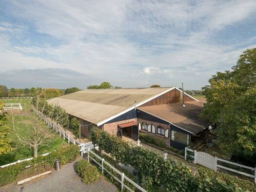 Haus zum Kauf 1.495.000 € 7 Zimmer 520 m² 17.660 m² Grundstück Ven-Zelderheide 6599