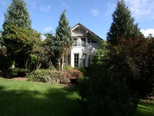 Einfamilienhaus zum Kauf 450.000 € 6 Zimmer 185 m² 1.075 m² Grundstück Wasungen 98634