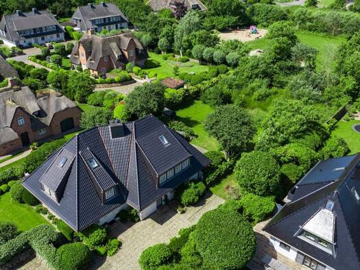 Haus zum Kauf 2.690.000 € 5 Zimmer 180 m² 1.282 m² Grundstück frei ab sofort Archsum Sylt 25980