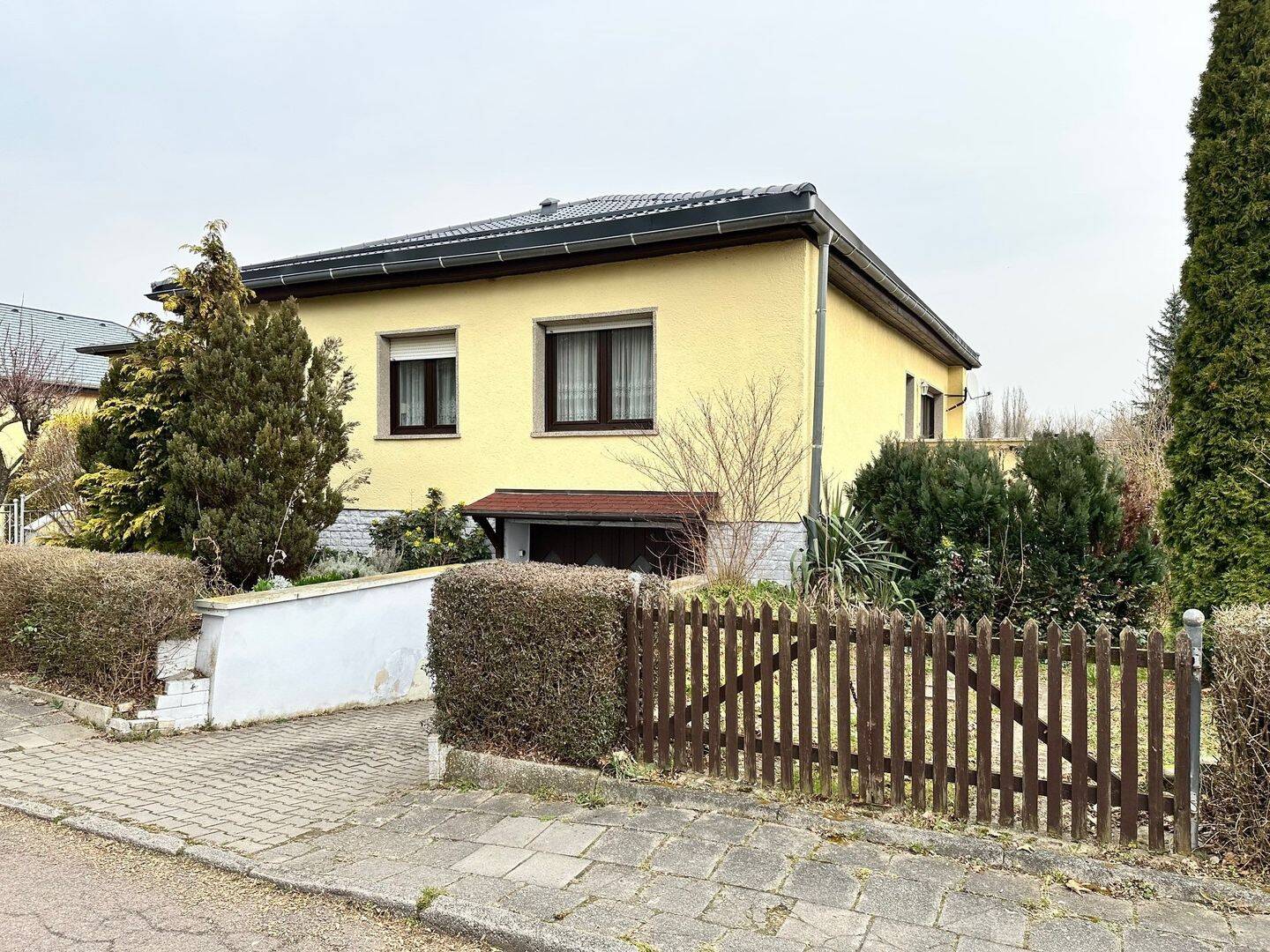 Immobilie in Schraplau - Wohnen auf einer Ebene! - Bild 1