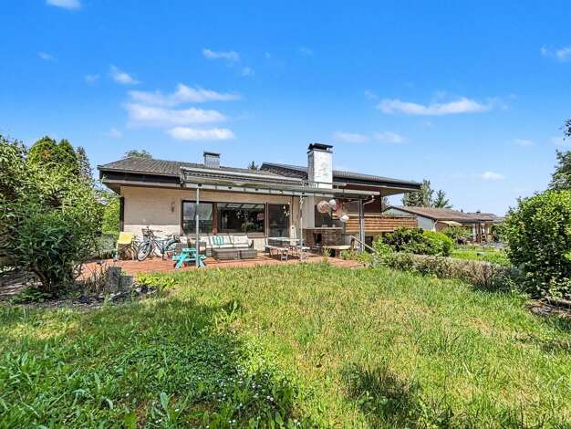 Bungalow zum Kauf 899.000 € 7 Zimmer 253,9 m² 620 m² Grundstück Metzingen Metzingen 72555