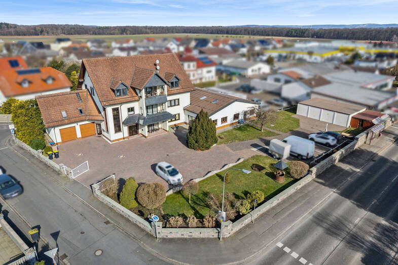 Wohn- und Geschäftshaus zum Kauf als Kapitalanlage geeignet 998.000 € 11 Zimmer 753 m² 1.971 m² Grundstück Harb Nidda 63667