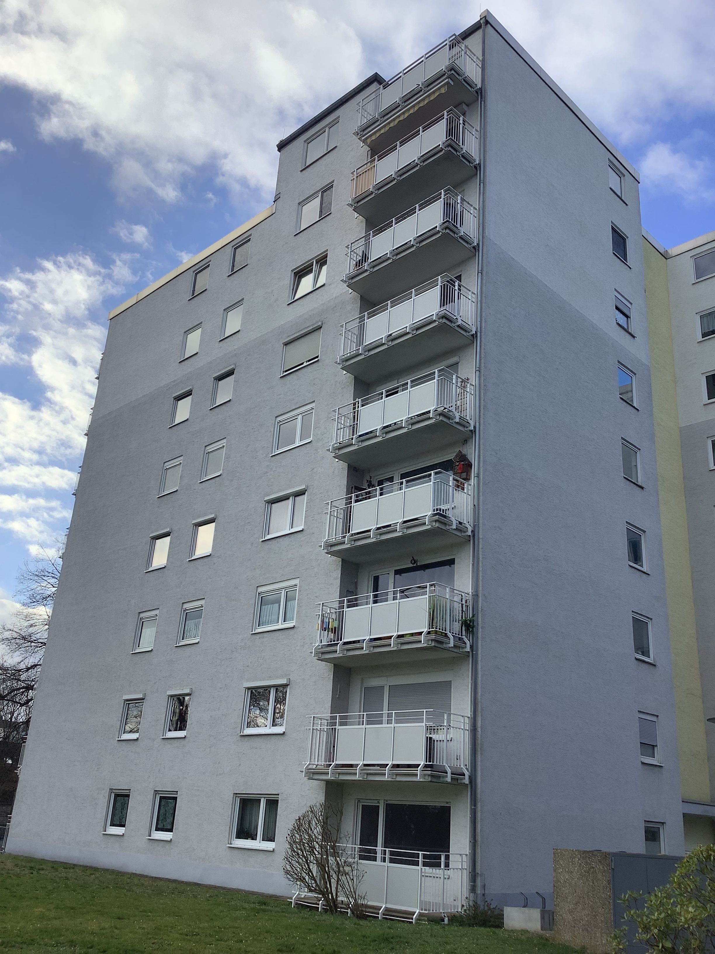 Studio zum Kauf provisionsfrei 145.000 € 1 Zimmer 33,6 m²<br/>Wohnfläche EG<br/>Geschoss ab sofort<br/>Verfügbarkeit Friedrichsdorfer Str. Wahlbezirk 16 Bad Homburg vor der Höhe 61352