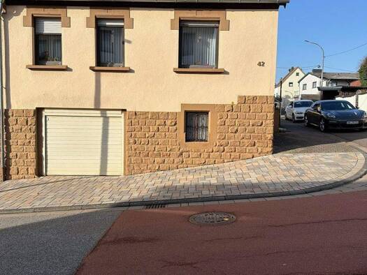 Doppelhaushälfte zum Kauf 119.000 € 4 Zimmer 95 m² 207 m² Grundstück frei ab sofort Schiffweiler 66578