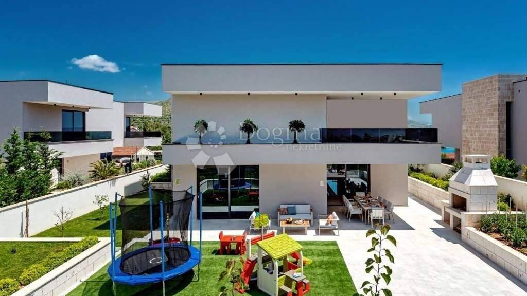 Haus zur Miete 10.000 € 6 Zimmer 370 m² Marina