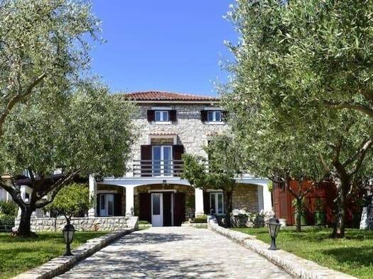 Haus zum Kauf 1.600.000 € 5 Zimmer 243 m² Centar, Luka, Finida