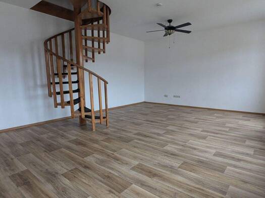 Maisonette zur Miete 700 € 5 Zimmer 125 m² 2. Geschoss frei ab sofort Greiz 07973