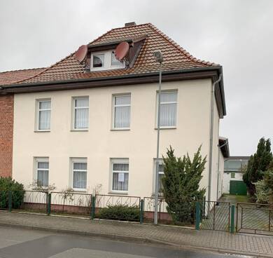 Haus zum Kauf 150.000 € 8 Zimmer 197,4 m² 636 m² Grundstück frei ab sofort Neustadt-Glewe Neustadt-Glewe 19306