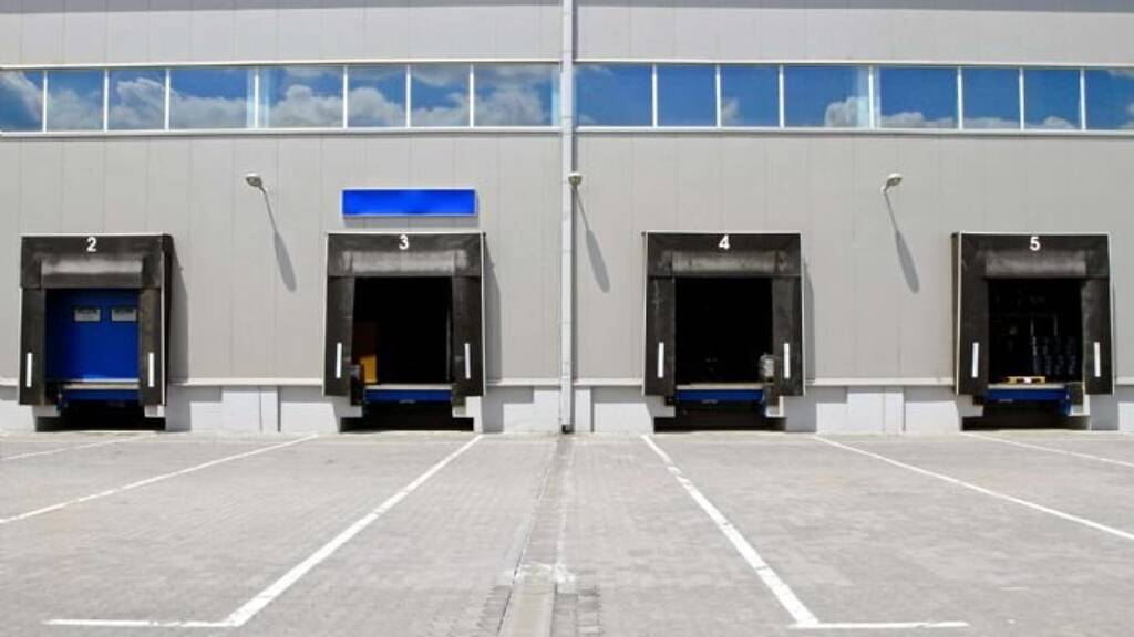 Lagerhalle zur Miete 4,50 € 20.000 m² Lagerfläche teilbar ab 1.600 m² - Ransbach-Baumbach 56235