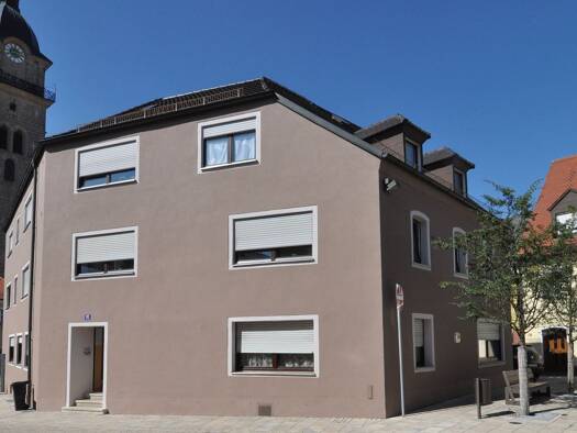 Mehrfamilienhaus zum Kauf provisionsfrei als Kapitalanlage geeignet 740.000 € 542 m² 280 m² Grundstück Kirchstraße 10 Auerbach Auerbach in der Oberpfalz 91275