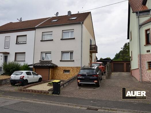 Doppelhaushälfte zum Kauf 189.000 € 8 Zimmer 199,8 m² 2.577 m² Grundstück Lauterbach Völklingen 66333