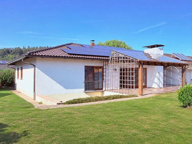 Bungalow zum Kauf 550.000 € 5 Zimmer 150 m² 676 m² Grundstück frei ab sofort Winhöring Winhöring 84543