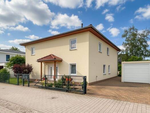 Einfamilienhaus zum Kauf 790.000 € 7 Zimmer 228 m² 605 m² Grundstück frei ab sofort Groß Glienicke Potsdam 14476
