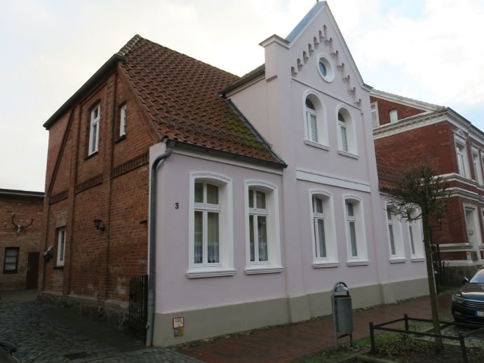 Mehrfamilienhaus zum Kauf 255.000 € 6 Zimmer 155,2 m²<br/>Wohnfläche 292 m²<br/>Grundstück Hagenow Hagenow 19230