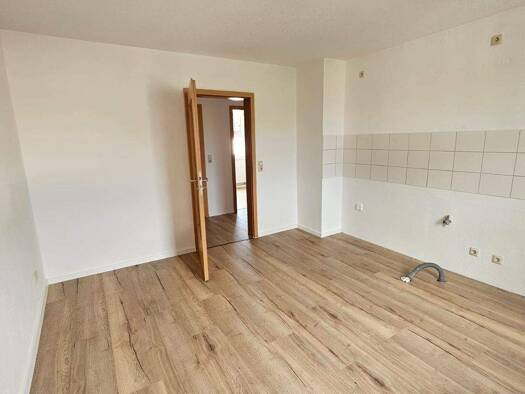 Wohnung zur Miete 350 € 2,5 Zimmer 60,6 m² 2. Geschoss frei ab sofort Thomas-Müntzer-Straße 8 Döbeln Döbeln 04720