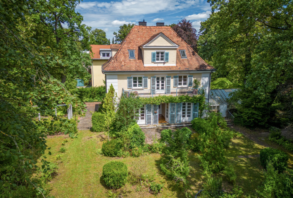 Villa zum Kauf 2.400.000 € 10 Zimmer 400 m²<br/>Wohnfläche 1.800 m²<br/>Grundstück Gräfelfing Gräfelfing 82166