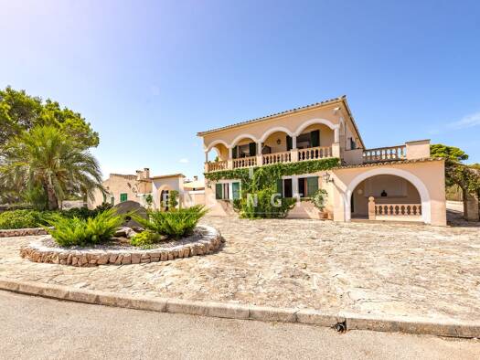 Hotel zum Kauf provisionsfrei 4.500.000 € 13 Zimmer 677 m² Gastrofläche 375.000 m² Grundstück Badia Gran 07609