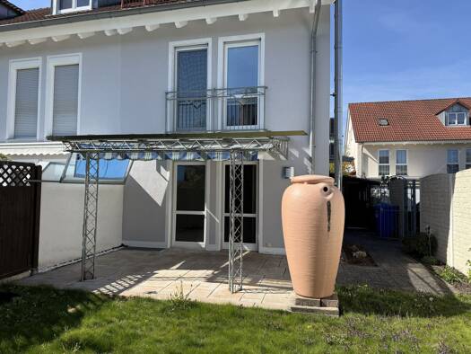 Reihenhaus zur Miete 1.400 € 4 Zimmer 114 m² 208 m² Grundstück frei ab 01.10.2026 Schrobenhausen Schrobenhausen 86529