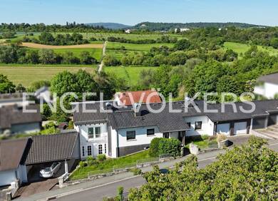 Einfamilienhaus zum Kauf 749.000 € 10 Zimmer 310 m² 1.073 m² Grundstück Wisselsheim Bad Nauheim 61231