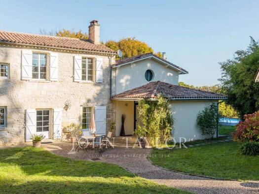 Einfamilienhaus zum Kauf 1.565.000 € 14 Zimmer 455 m² 85.800 m² Grundstück Latresne 33360