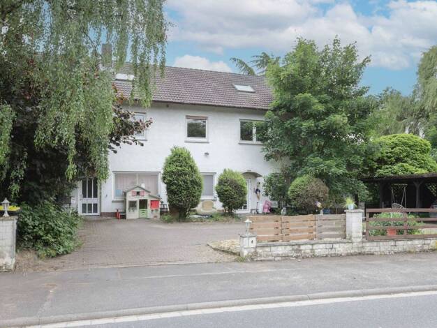 Mehrfamilienhaus zum Kauf als Kapitalanlage geeignet 680.000 € 9 Zimmer 168 m² 2.505,2 m² Grundstück Calbach Büdingen 63654