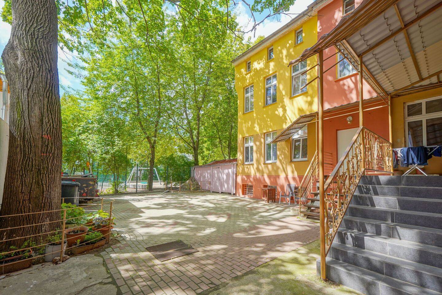 Property thumbnail 9