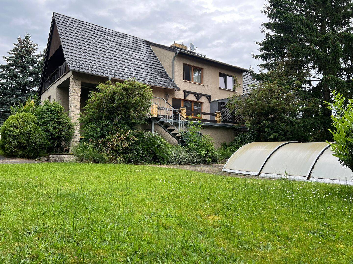 Leipzig - Lützschena - attraktive Doppelhaushälfte mit großem idyllischen Gartengrundstück