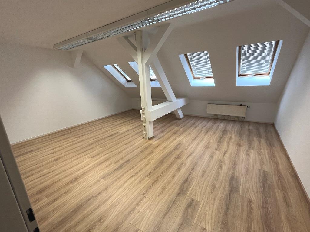 Bürofläche zur Miete provisionsfrei 6,50 € 551,8 m²<br/>Bürofläche ab 551,8 m²<br/>Teilbarkeit Ilversgehofen Erfurt 99086