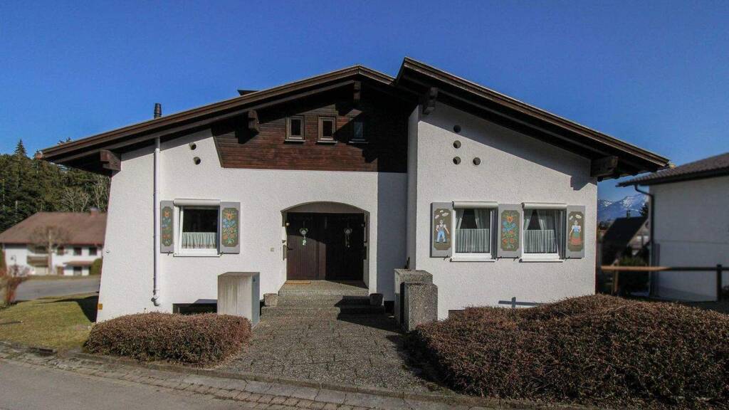 Mehrfamilienhaus zum Kauf als Kapitalanlage geeignet 699.000 € 8 Zimmer 241 m² 606 m² Grundstück Oberreute 88179
