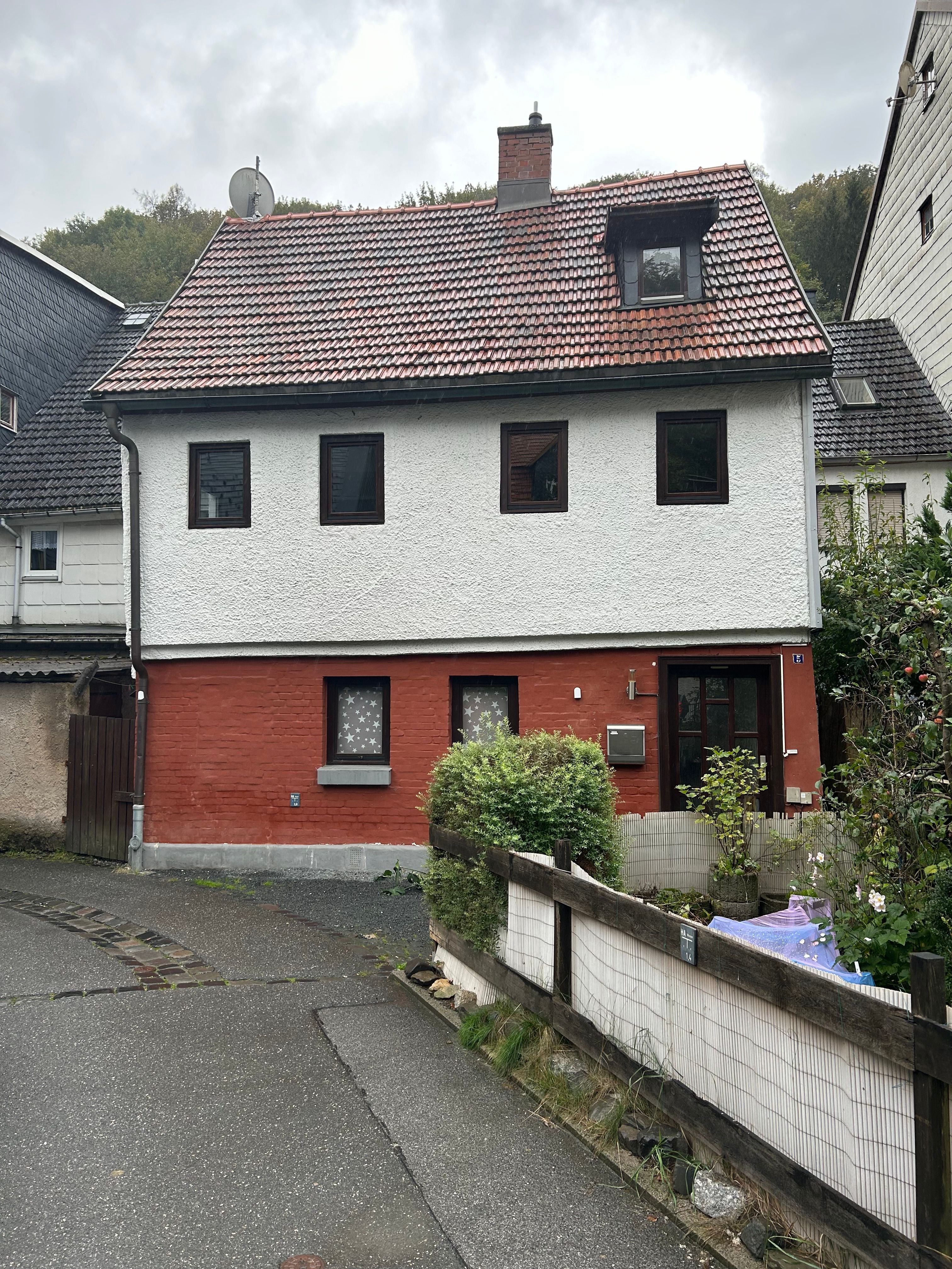 Einfamilienhaus zum Kauf 51.000 € 4 Zimmer 70 m²<br/>Wohnfläche ab sofort<br/>Verfügbarkeit Sonneberg Sonneberg 96515